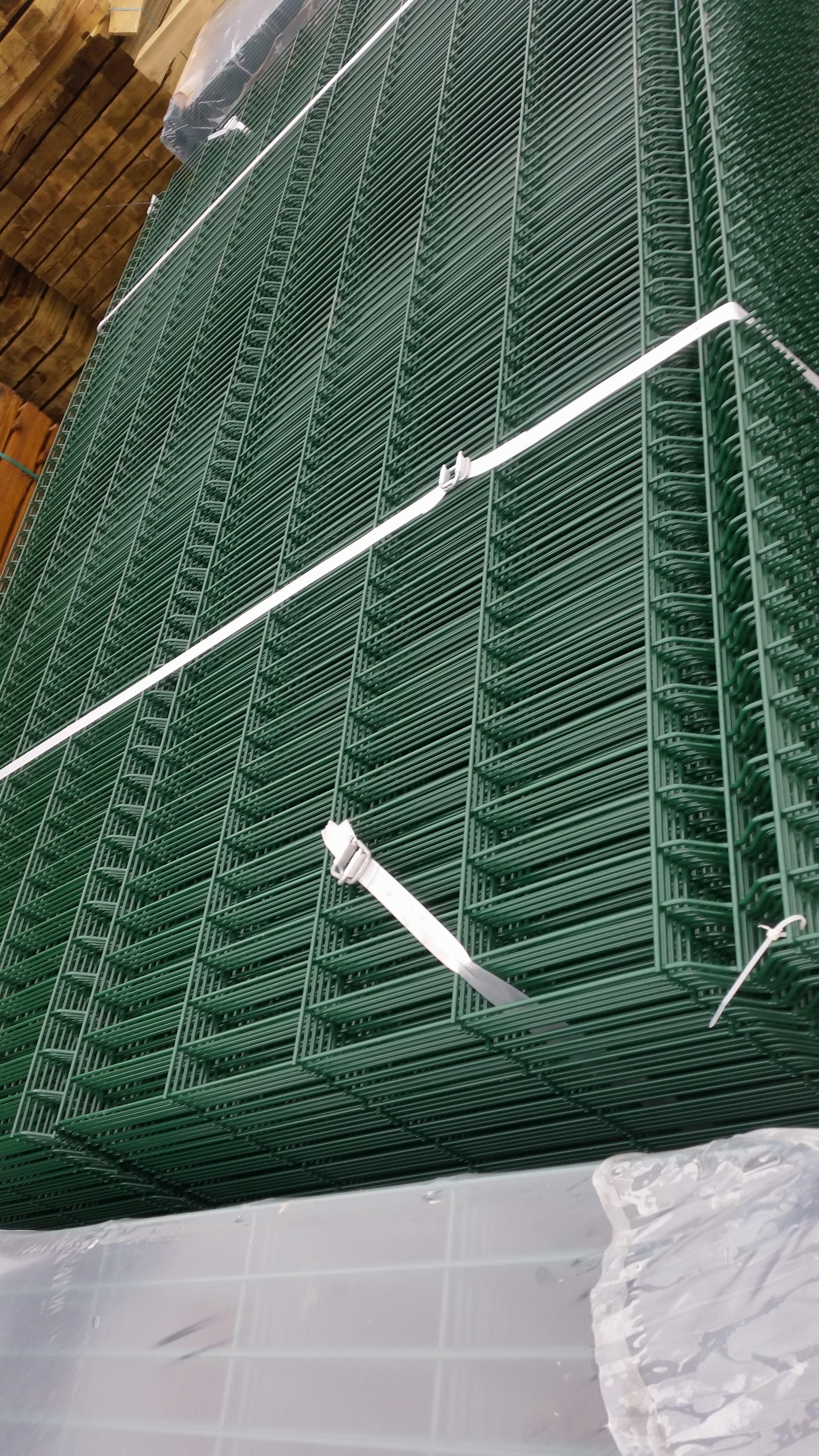 2.4m High V Mesh Oakdale Fencing